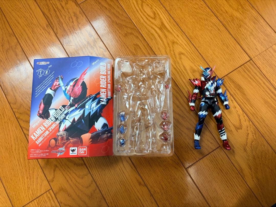 S.H.Figuarts 仮面ライダー ビルド ラビットタンクスパークリング