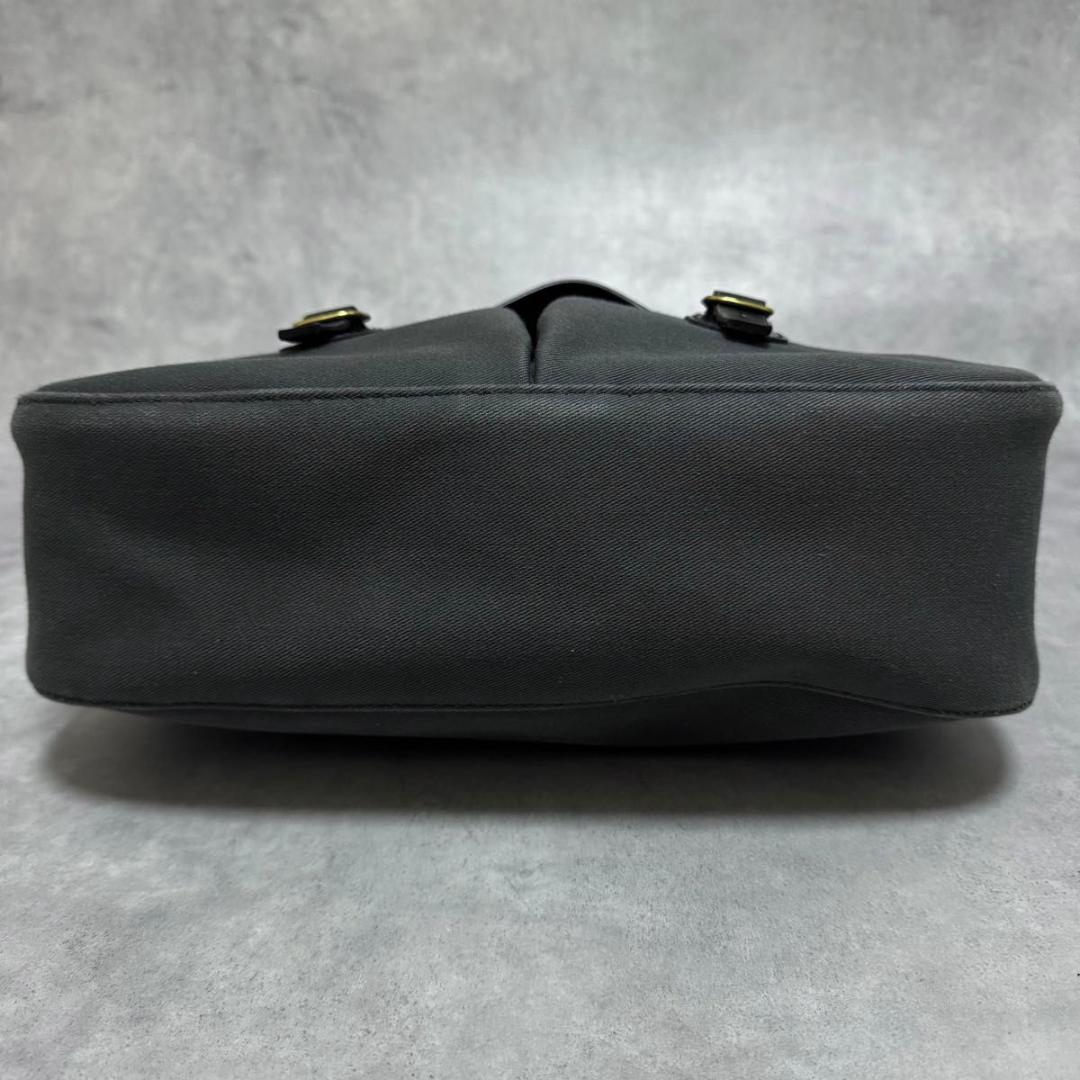 arata Brady アリエルトラウト スモール チャコール ショルダー