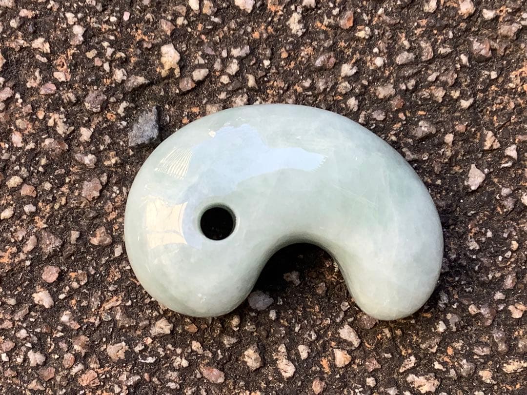 ✳神さまからの贈り物‼️糸魚川翡翠氷種勾玉 アイスジェイド 本物高額品