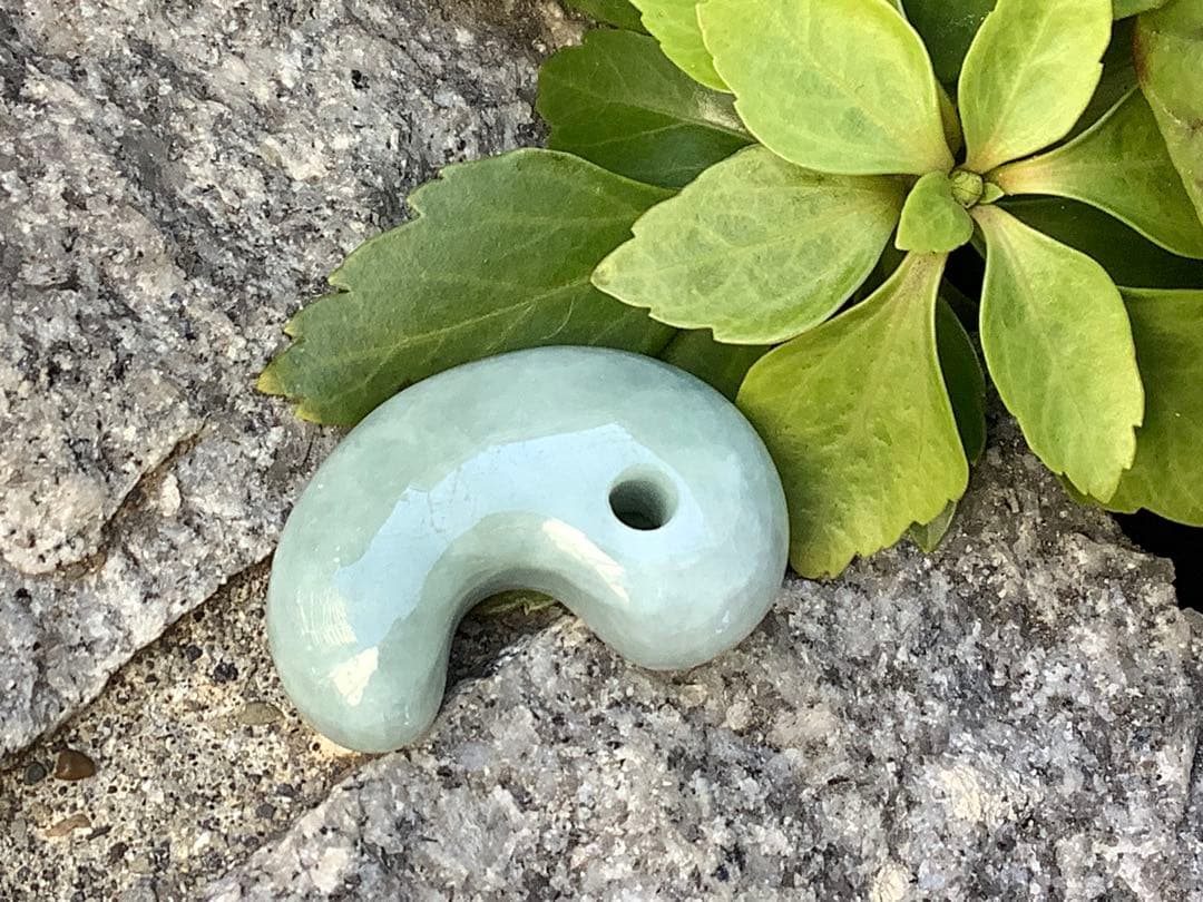 ✳神さまからの贈り物‼️糸魚川翡翠氷種勾玉 アイスジェイド 本物高額品