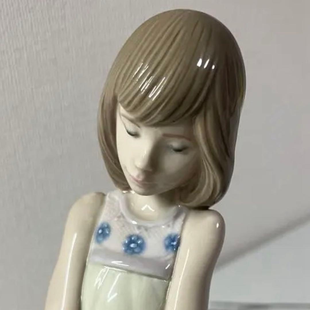 LLADRO リヤドロ 5605 花籠を持つ女性 フィギュリン 箱付 リヤドロ