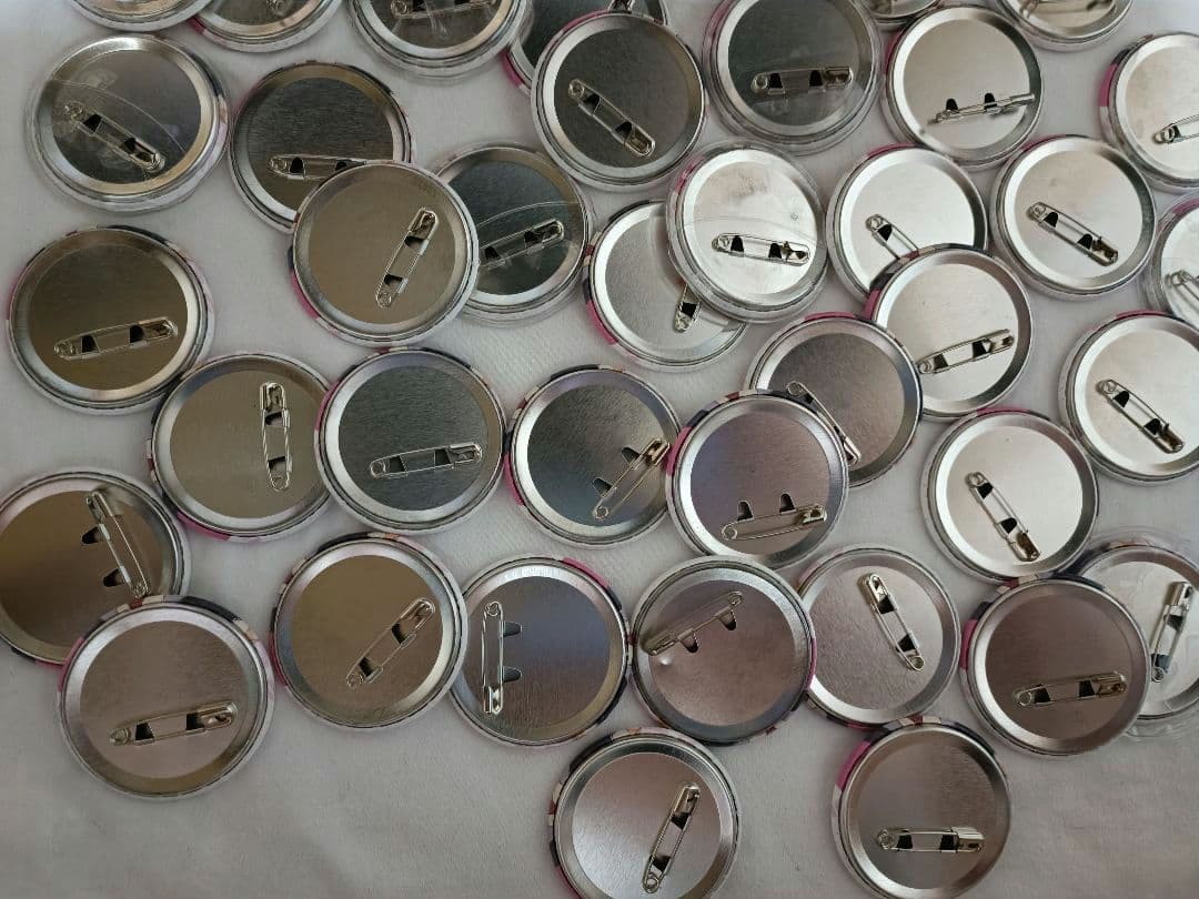 すとぷり　さとみ　缶バッチ　アリツア　等身