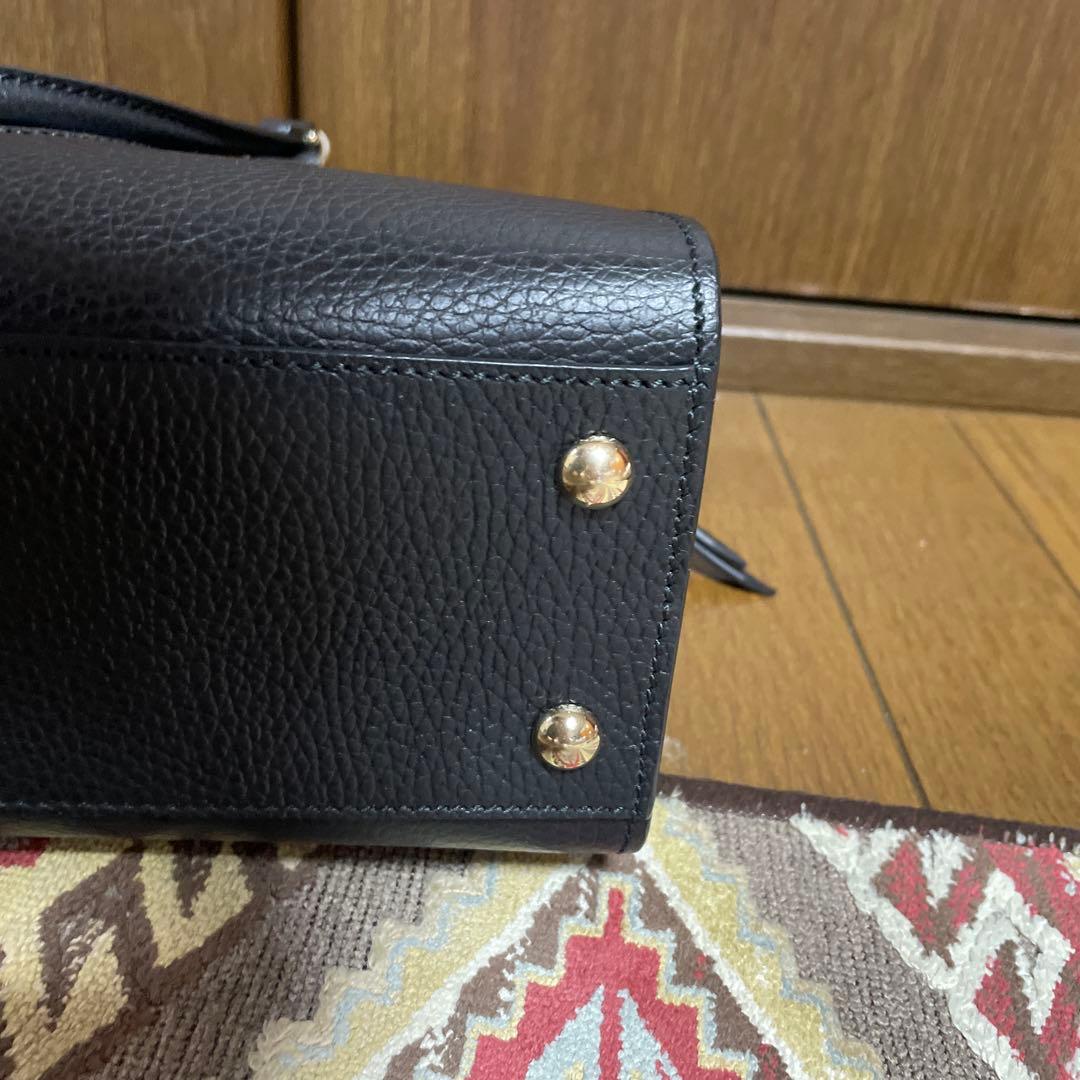 GUCCI ブラックレザーショルダーバッグ