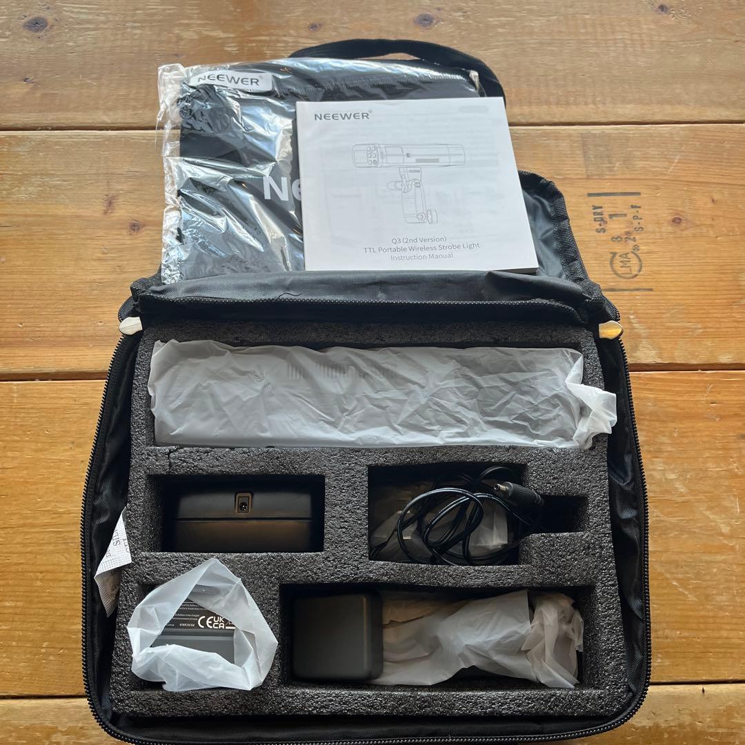 ジャンク　NEEWER Q3 200Ws 2.4G TTLフラッシュストロボ