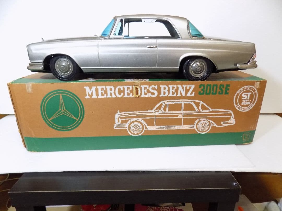 イチコー ブリキ 【Mercedes Benz 300SE シルバー】 箱付き