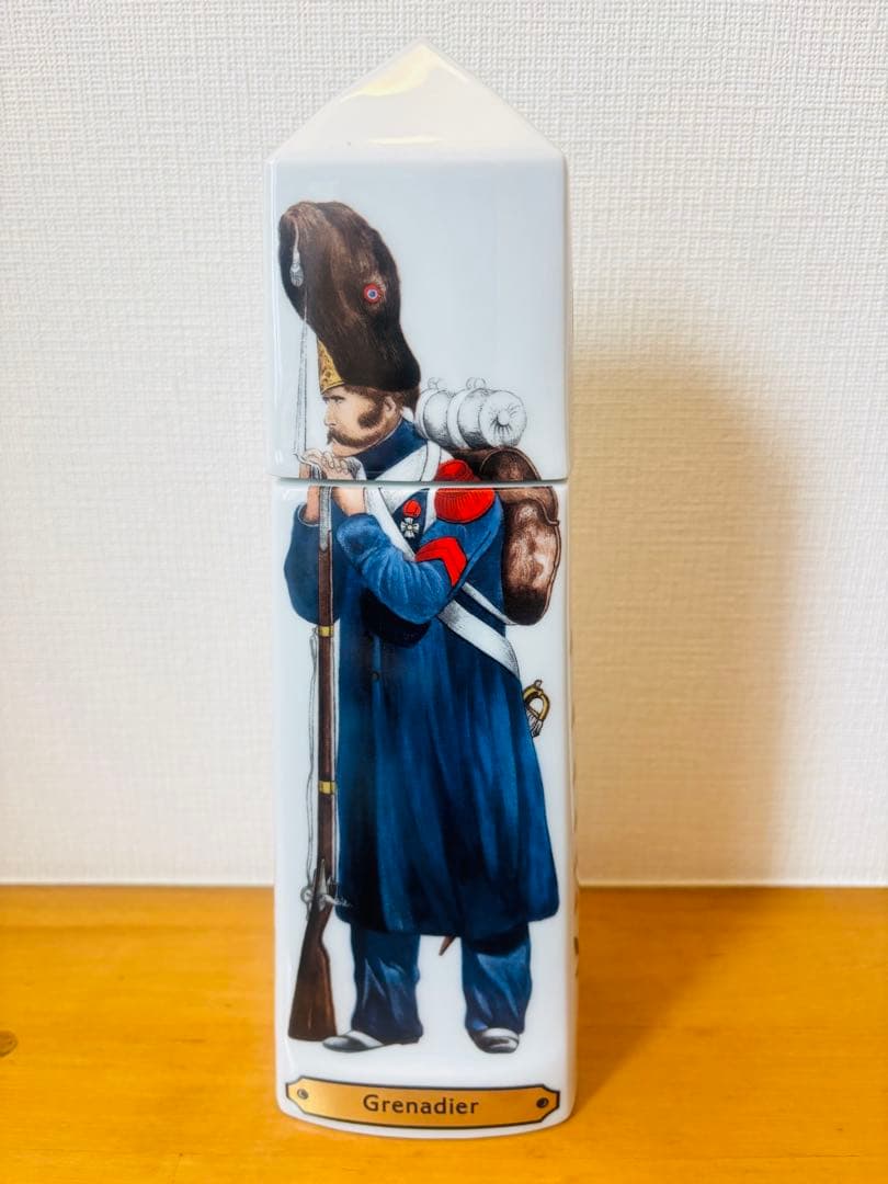 希少】ナポレオン コニャック 限定陶器ボトル Grenadier