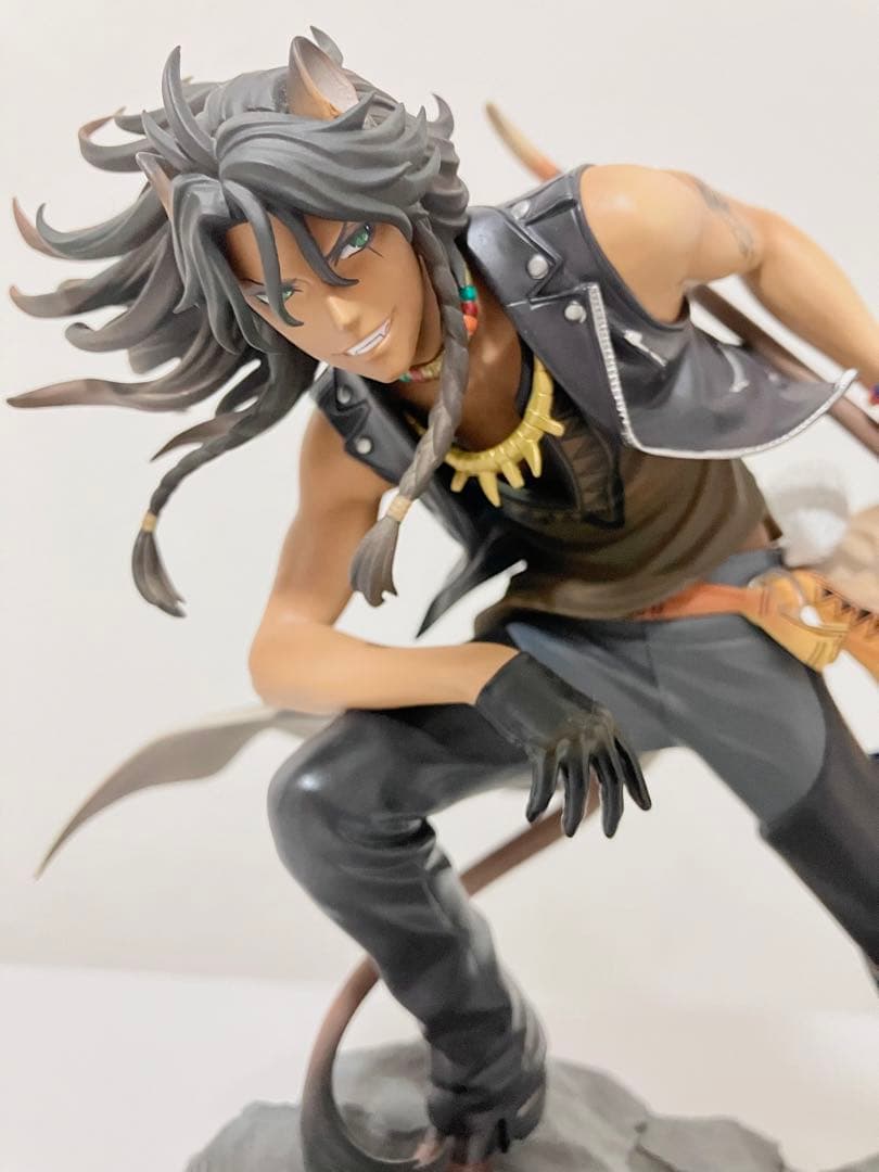 レオナ・キングスカラー 1/8スケールフィギュア【購入特典付き