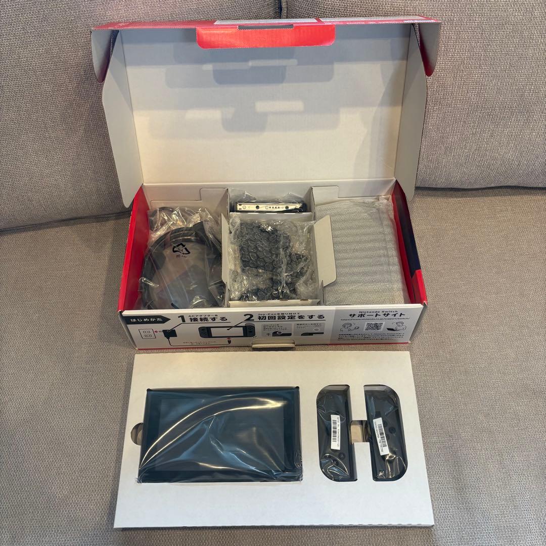 Nintendo Switch 本体（ニンテンドースイッチ）Joy-Conグレー