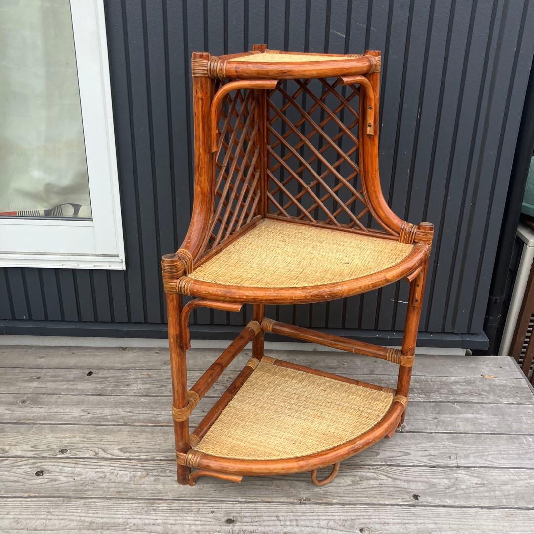 昭和レトロ 3段ラタンシェルフ 扇型コーナーラック 飾り棚