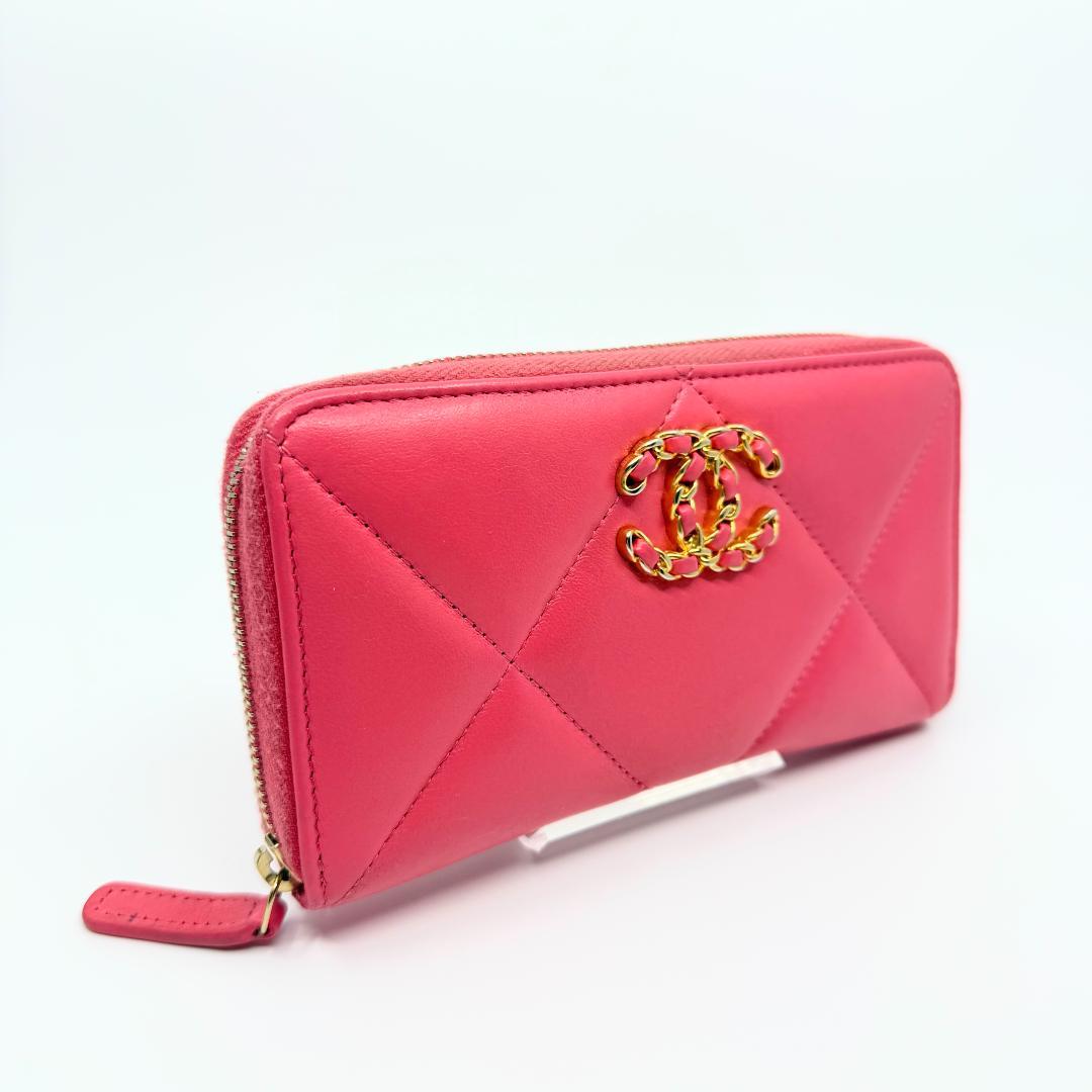 CHANEL シャネル　コンパクトウォレット　CHANEL 19　ディズヌフ