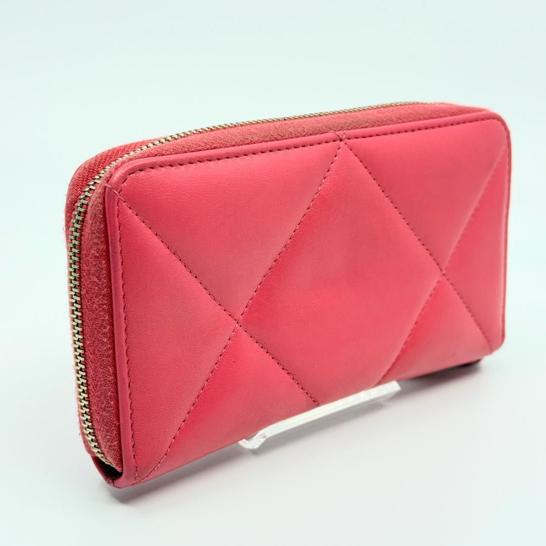CHANEL シャネル　コンパクトウォレット　CHANEL 19　ディズヌフ