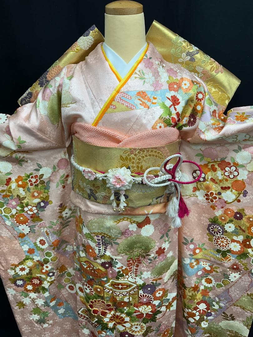 綺麗！ 振袖 古典 赤 百合 桜 金糸 キラキラ Mサイズ 綺麗！ 振袖 古典