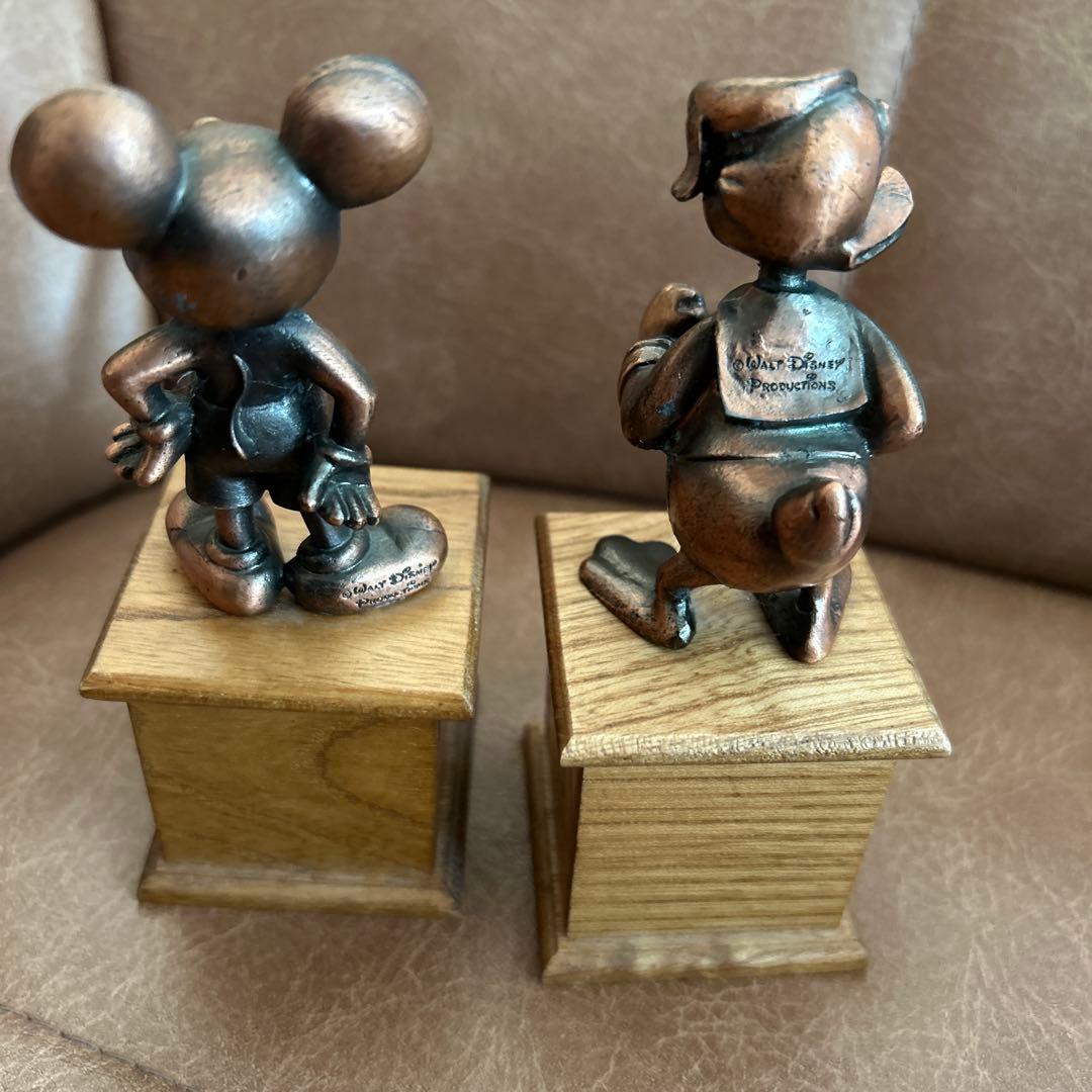 Donald DuckとMickey Mouseブロンズ像 金属製 フィギュア