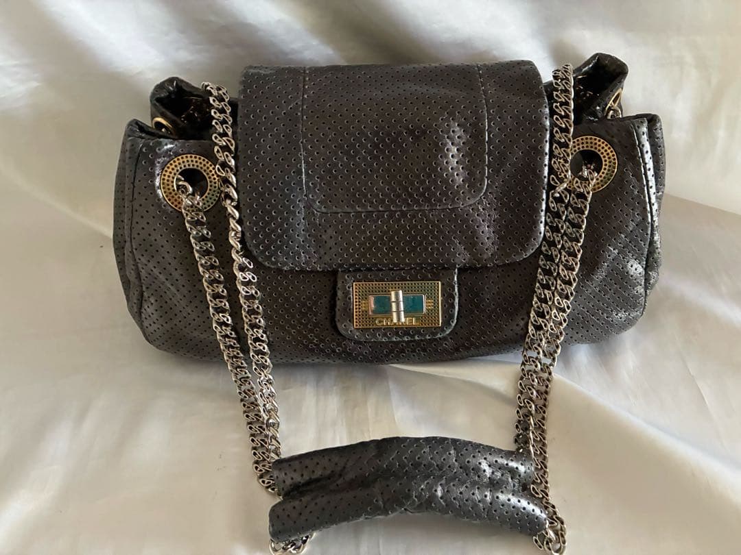 ルイス 様♡CHANEL パンチング　2.55 チェーンバッグ　マトラッセ