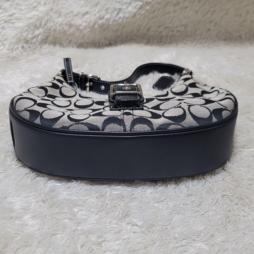 三日月型 極美品✨コーチ ハーフムーン ワンショルダー シグネチャー 専用袋