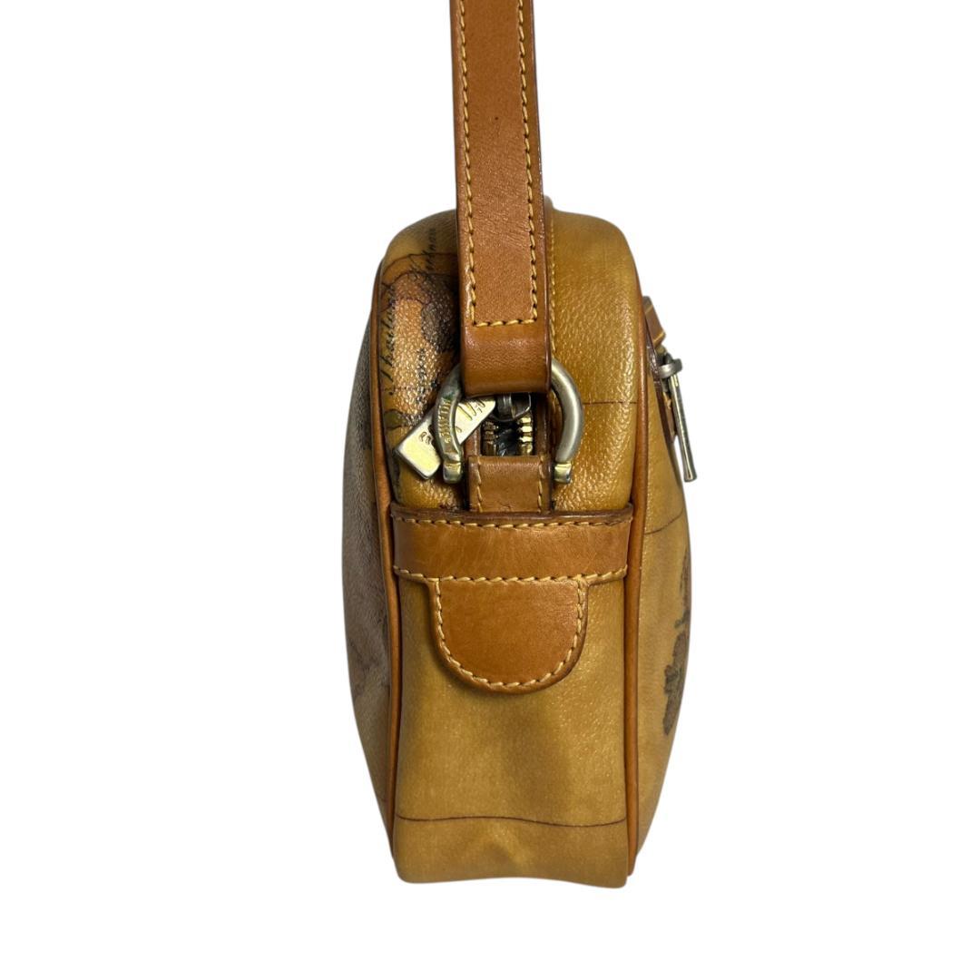 プリマクラッセ　ショルダーバッグ　世界地図柄　レザー　斜め掛け