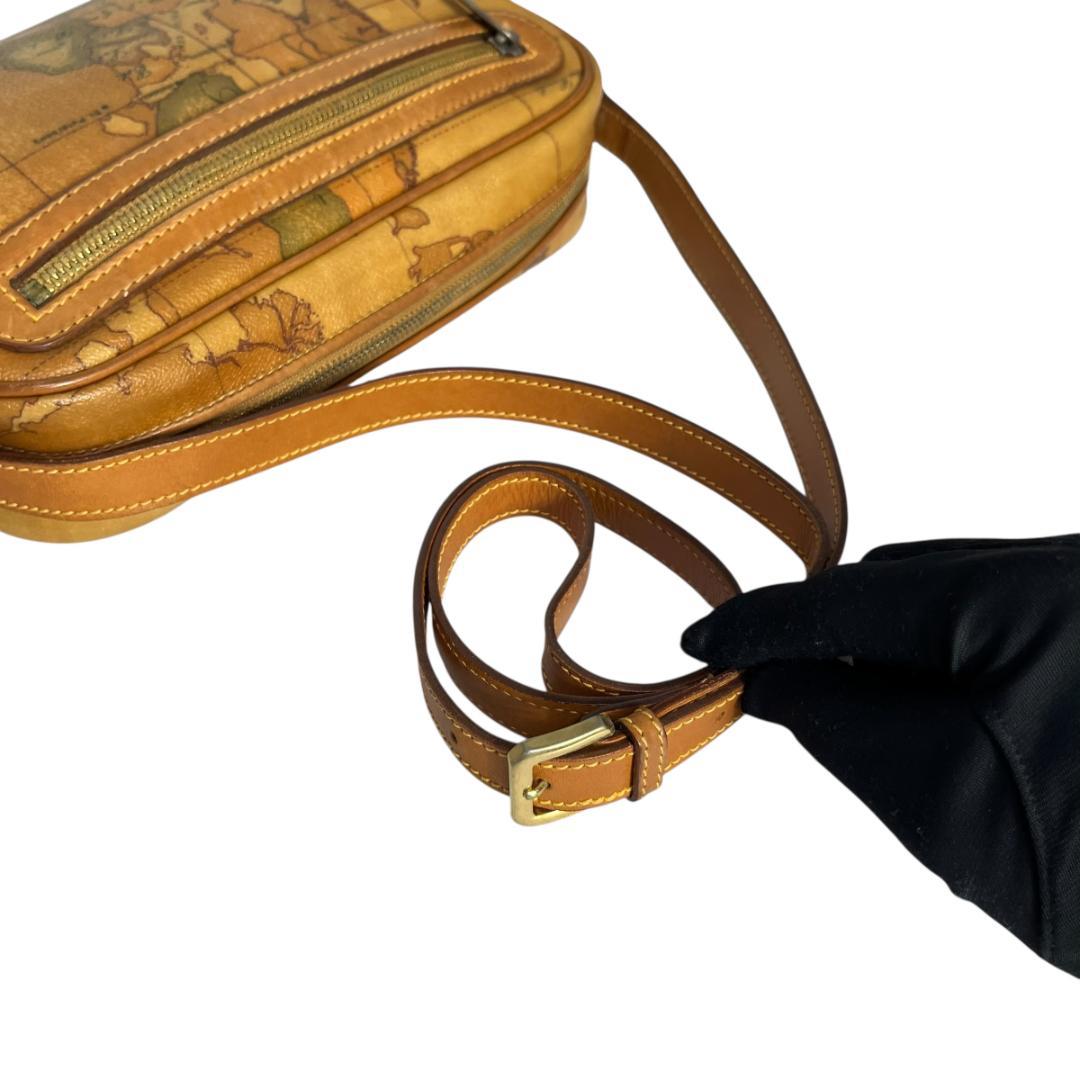 プリマクラッセ　ショルダーバッグ　世界地図柄　レザー　斜め掛け