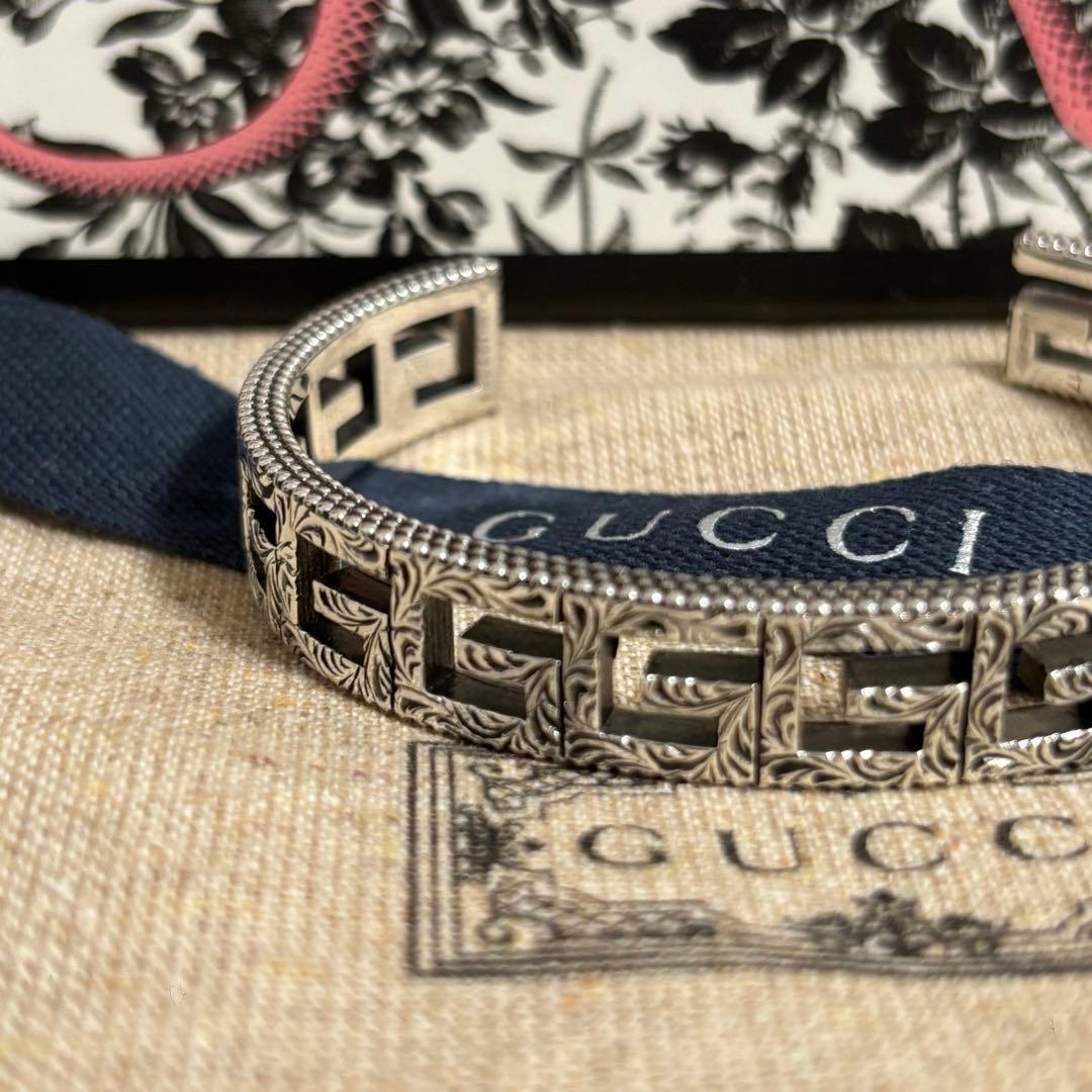 GUCCI 新品同様品　インターロッキングGアラベスクバングル　刻印17 付属品