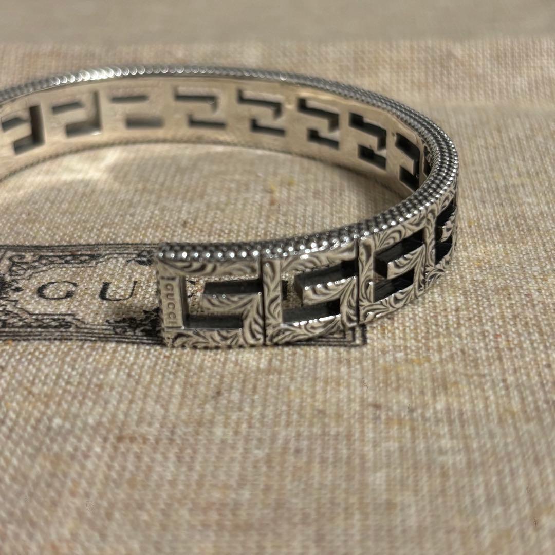 GUCCI 新品同様品　インターロッキングGアラベスクバングル　刻印17 付属品