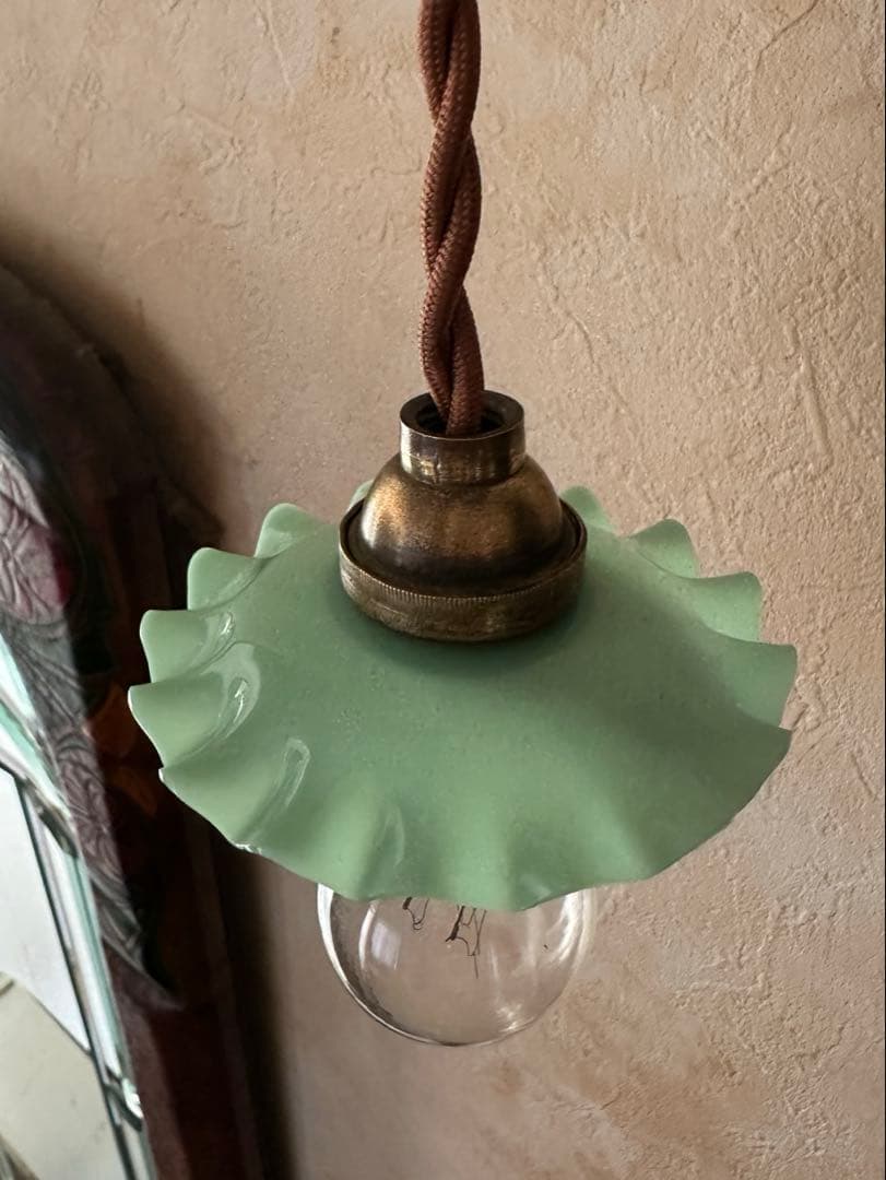 20年代 フランス アンティーク 希少なオパリン・グリーンの可愛い