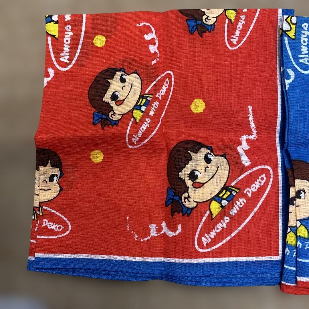 ぺこちゃん　紙ハンガー　ハンカチ（赤・青）セット