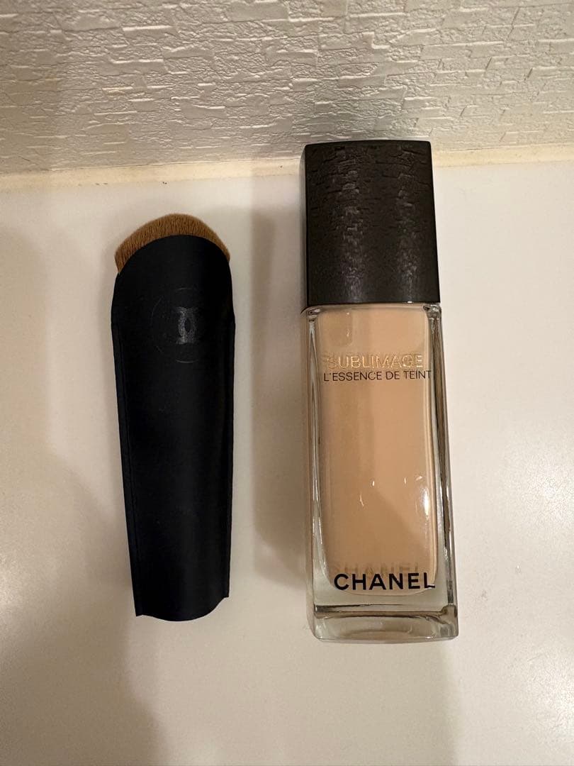 CHANEL サプリマージュ　レサンスドゥ タンB20ファンデーショ　ブラシ付き