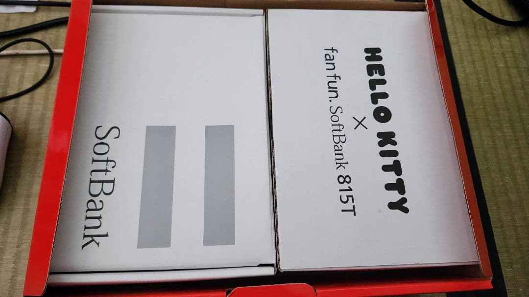 ​【激レア】ハローキティ レトロ携帯電話