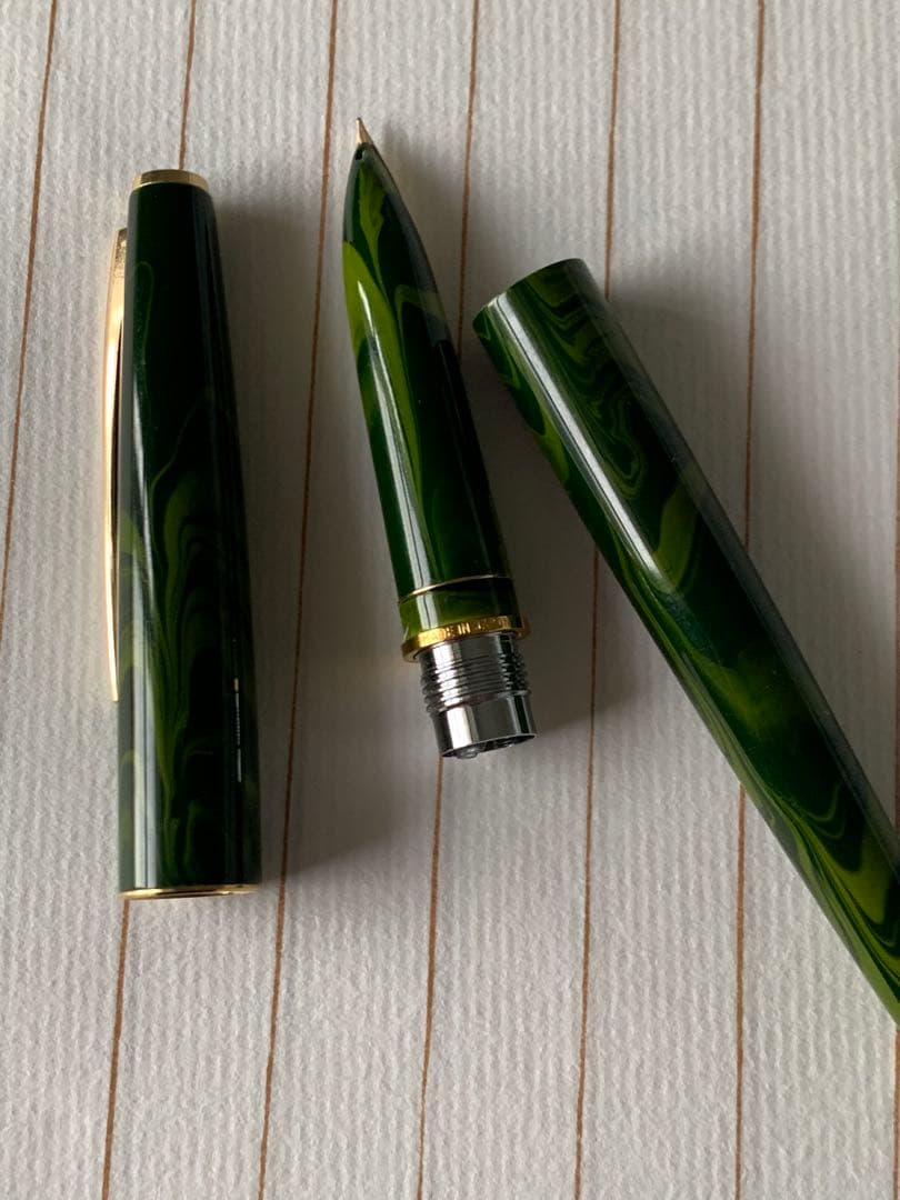 極めて希少 PILOT（パイロット） Lady Umryu雲流 万年筆 18K - メルカリ