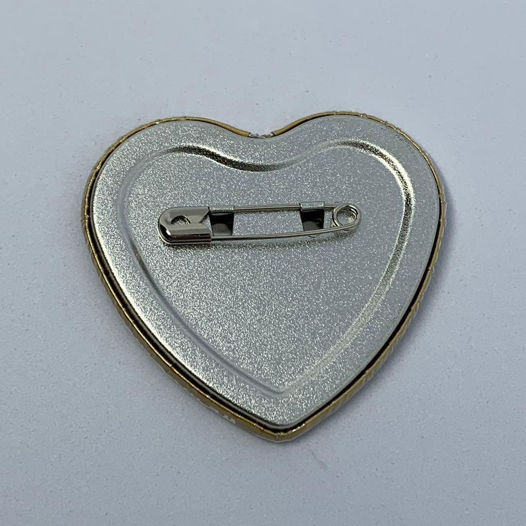 ヒューマンバグ大学 一条康明 200万人記念 缶バッジ 特別衣装篇 ハート型