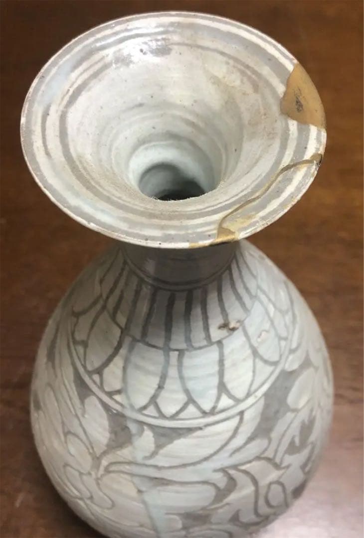 粉青沙牡丹文瓶（縁口金継）李朝写し - メルカリ