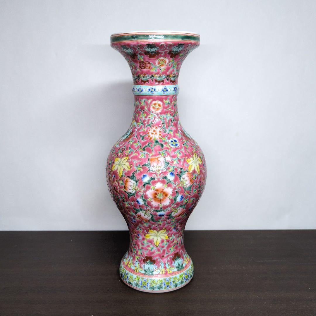 大清光緒年製 款 五彩 花唐草文 瓶 高さ約29cm 大清光緒年製 款 五彩 花唐草文 瓶 高さ約29cm