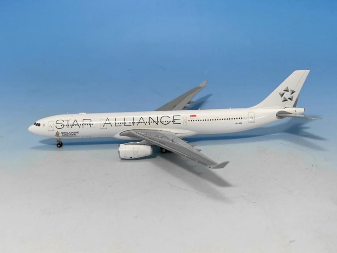航空機・ヘリコプター 1/400 Singapore Airlines  A330 9V-STU