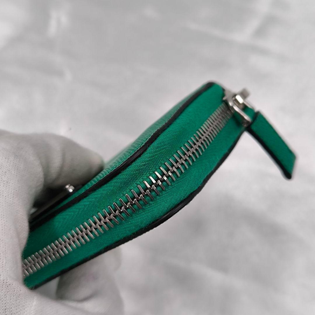 未使用保管品【PRADA】ケース サフィアーノ 三角ロゴ グリーン 現行