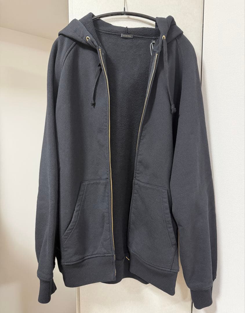 未使用COMOLI コットン裏毛ジップパーカ　サイズ3