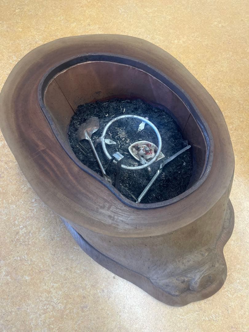 アンティーク大型、火鉢、昭和レトロ 丸太 くりぬき火鉢 欅 ケヤキ 灰付き