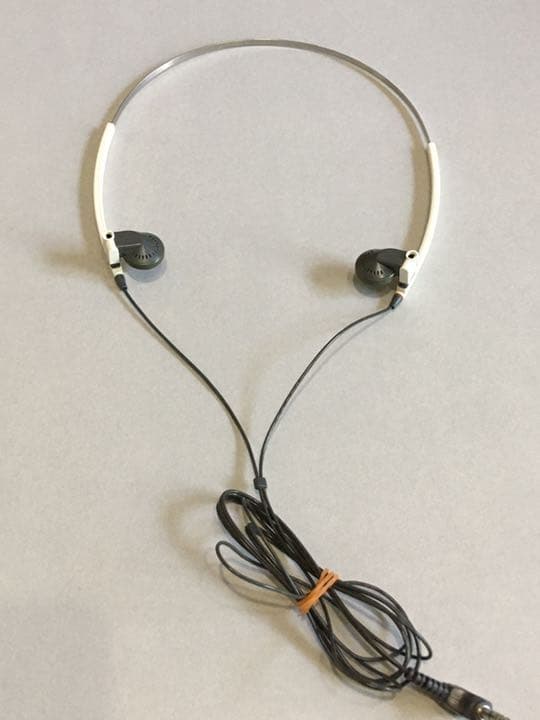 ソニー ウォークマン WM-20用ヘッドホン[MDR-W30] ☆希少品☆ - メルカリ