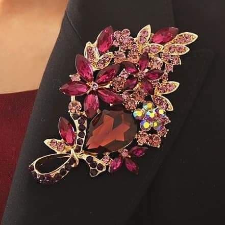 新品 上品 ブローチ アメジスト czダイヤモンド 大振り 輝き