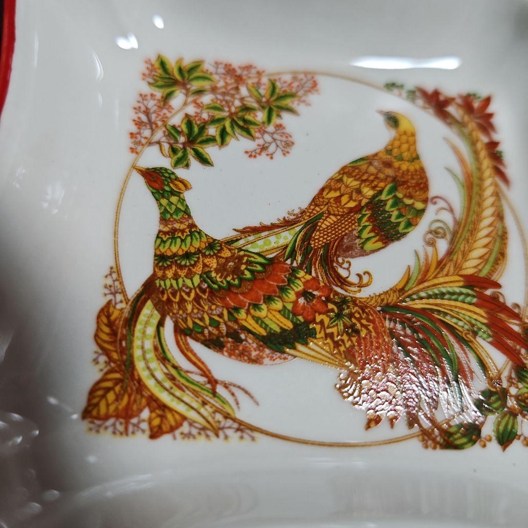 サルバトーレフェラガモ　アシュトレイ