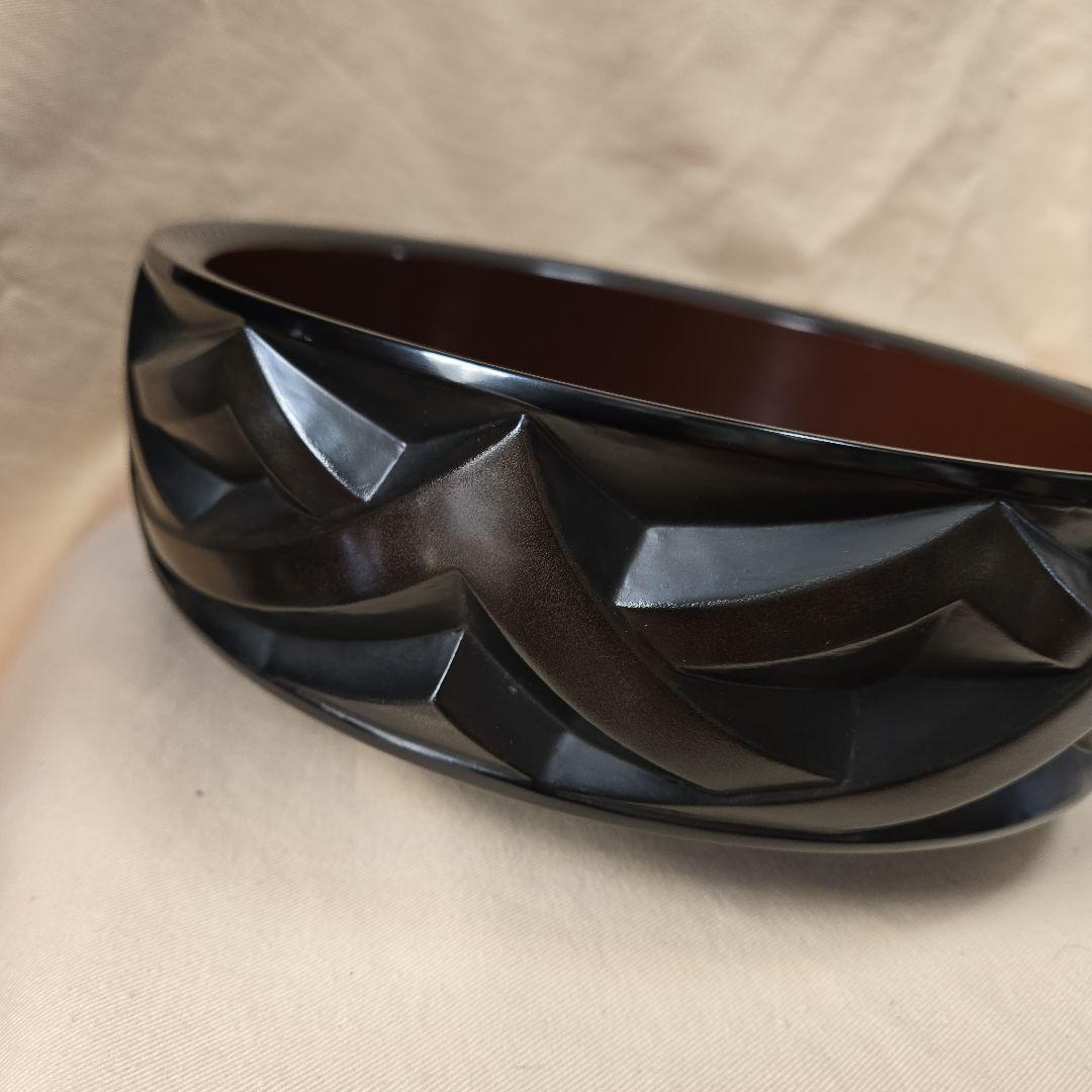 伝統工芸品 漆器 黒色彫刻模様の鎌倉彫 創作鉢 菓子器