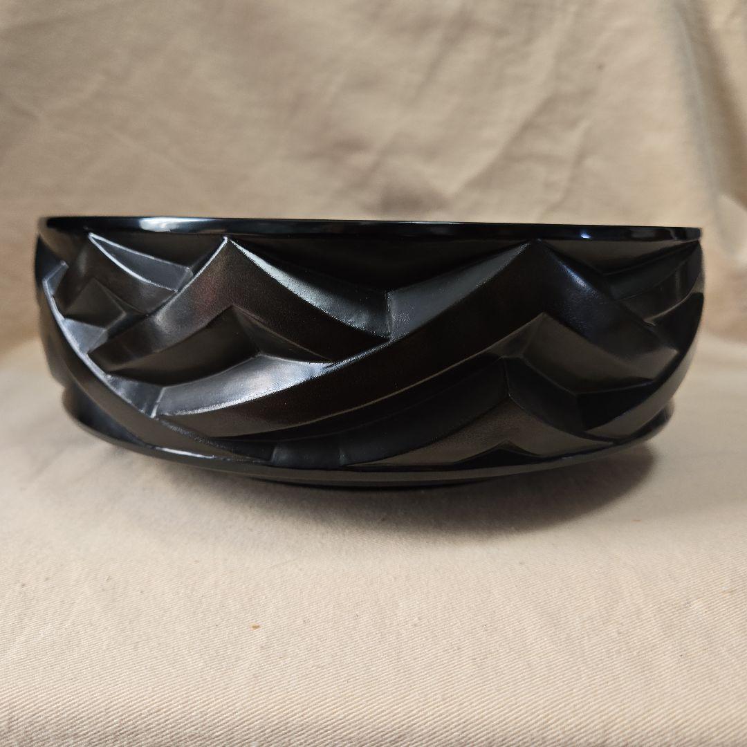 伝統工芸品 漆器 黒色彫刻模様の鎌倉彫 創作鉢 菓子器