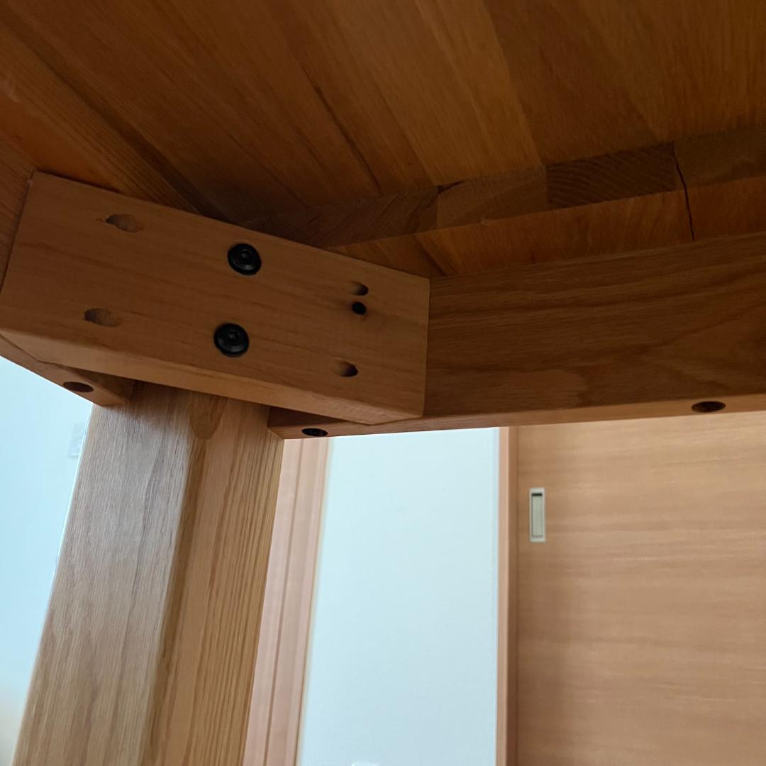 輸入住宅メーカーの木製ダイニングテーブル 2人用 正方形 無垢材集成材