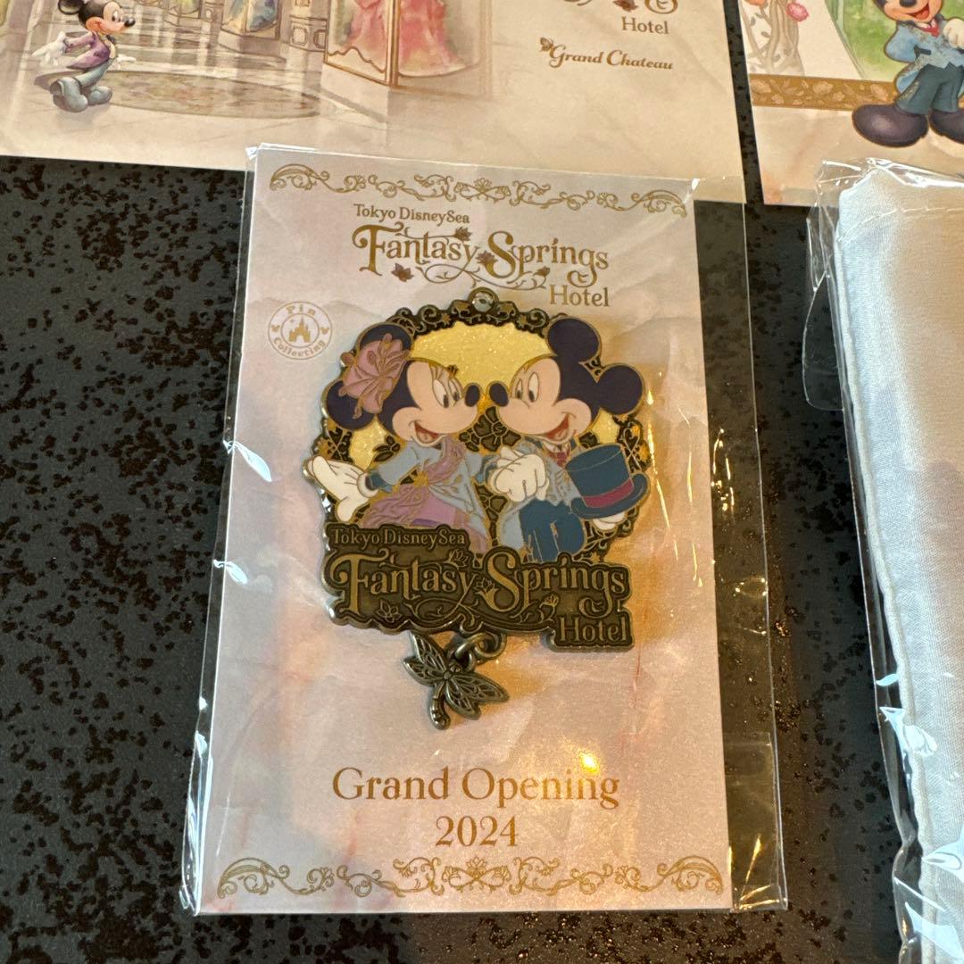 ファンタジースプリングス グランシャトー ピンバッジ バッグ ポスト