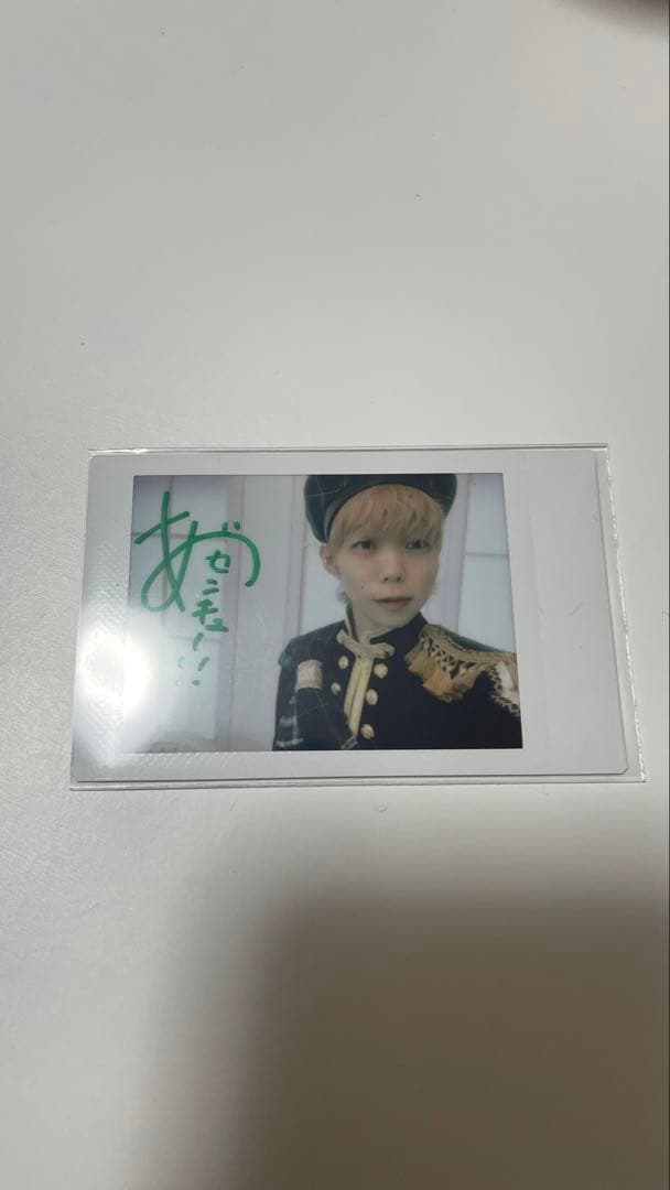 パンダドラゴン あづ サイン入りチェキ - メルカリ