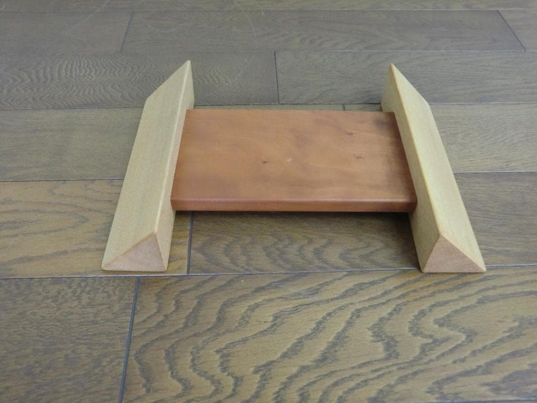 238新品・未使用 木のおもちゃ 手作り木製自動車 バス 木製玩具 乗用玩具