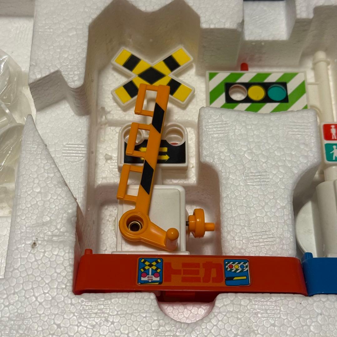 希少品　トミカ 交通安全教室セット