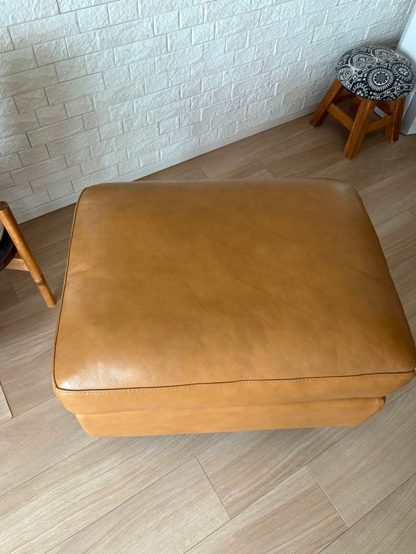 IDEE 牛革オットマン　キャメル色