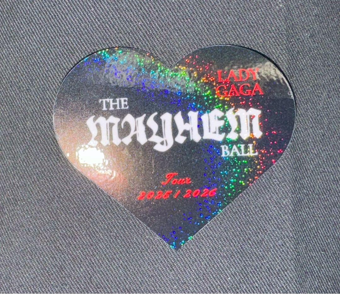 レディー ガガ メイヘム 日本 会場限定 ハート ホログラム ステッカー
