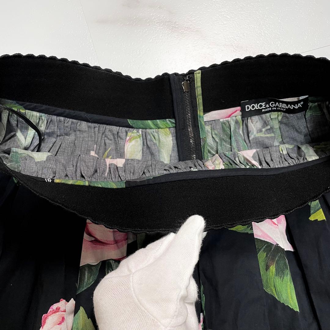 新品タグ付✨Dolce&Gabbana プリーツ フレア スカート 薔薇柄 42