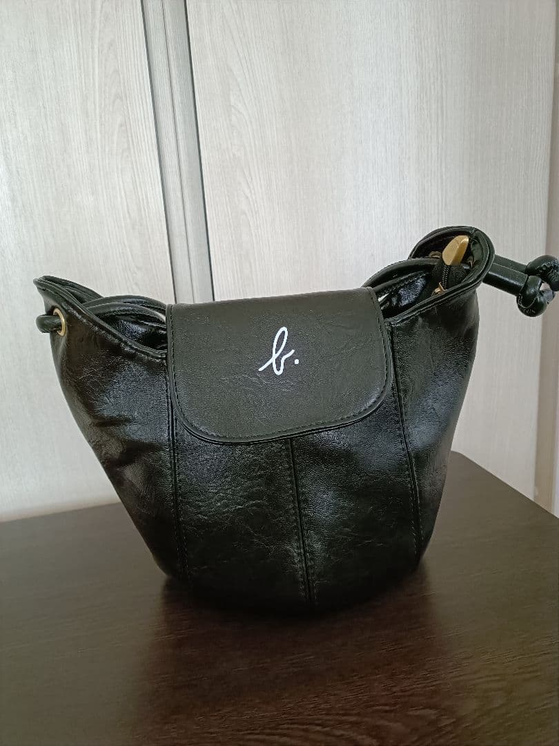 K.Watson様　新品　Agnes b ブラック　ショルダーバッグ