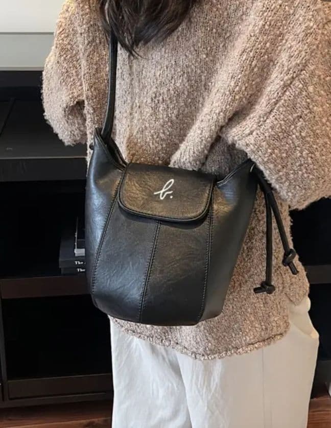 K.Watson様　新品　Agnes b ブラック　ショルダーバッグ